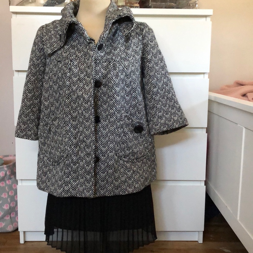 Short sleeve outerwear coat